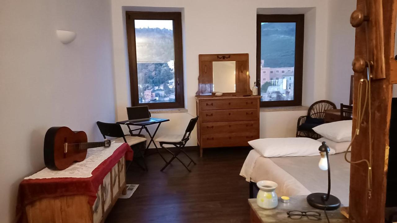 Апартаменты Semplicemente Casa, Via S Valerio 42 Тиволи Экстерьер фото